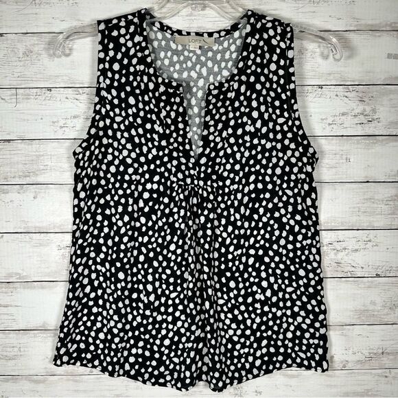 LOFT Split Neck Career Splash Dot Sleeveless Relaxed Black White Top M - Picture 3 of 9